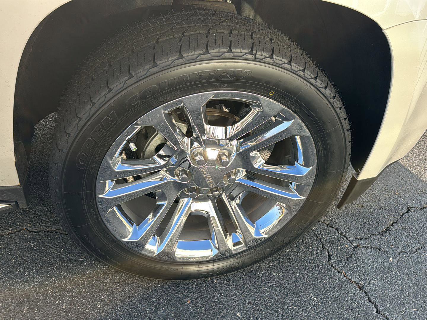 Used 2018 GMC Yukon SLT w/ Premium Edition image 38