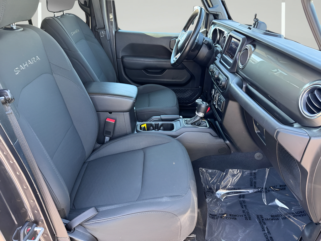 Used 2020 Jeep Wrangler Unlimited Sahara AWD/4WD image 32