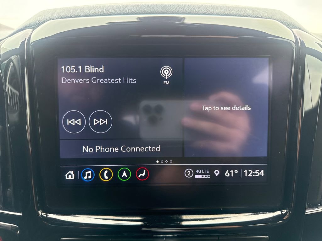Used 2023 Chevrolet Traverse RS image 19