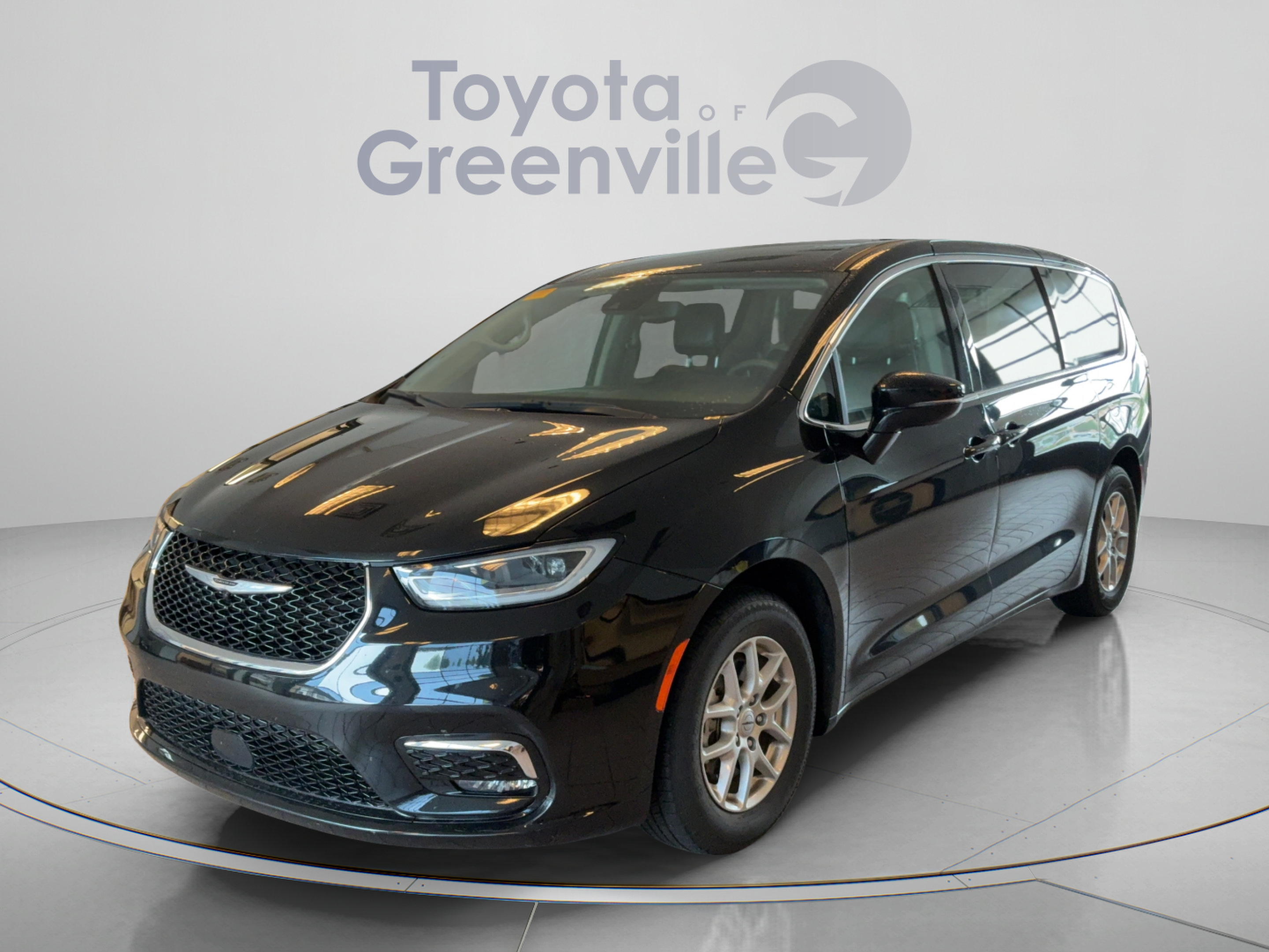 Used 2024 Chrysler Pacifica Touring-L