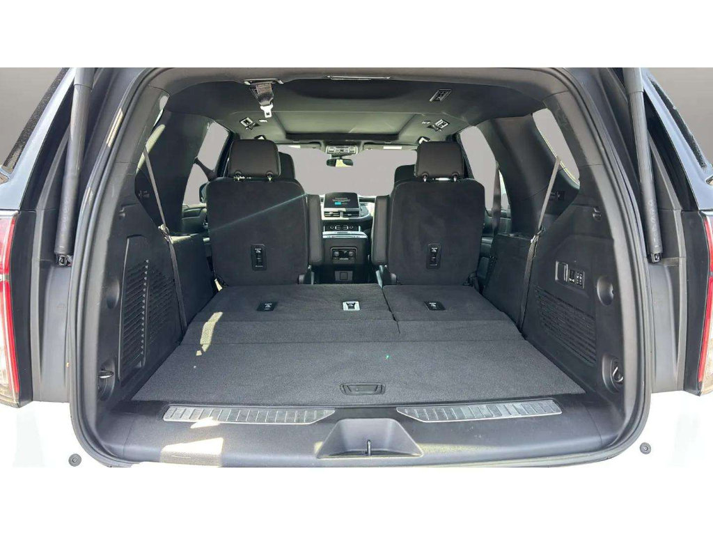 Used 2024 Chevrolet Tahoe Z71 w/ Luxury Package AWD/4WD image 9