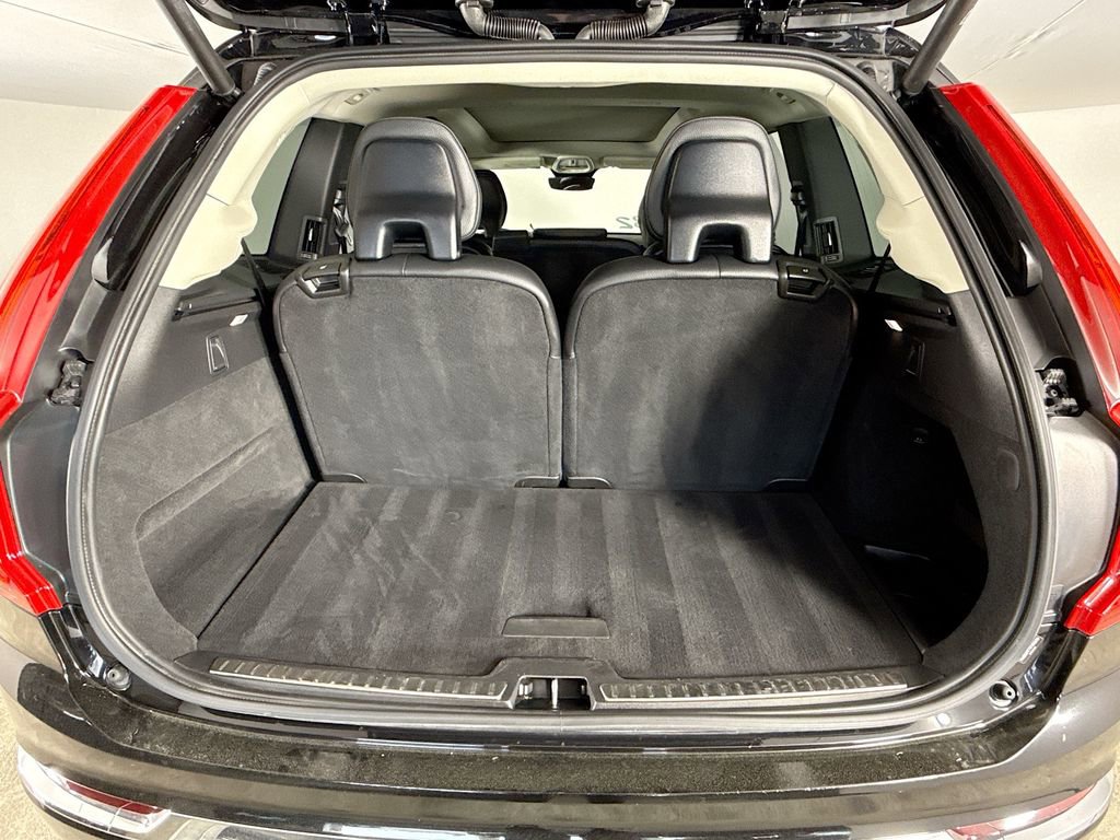 Used 2025 Volvo XC90 B6 Ultra image 27