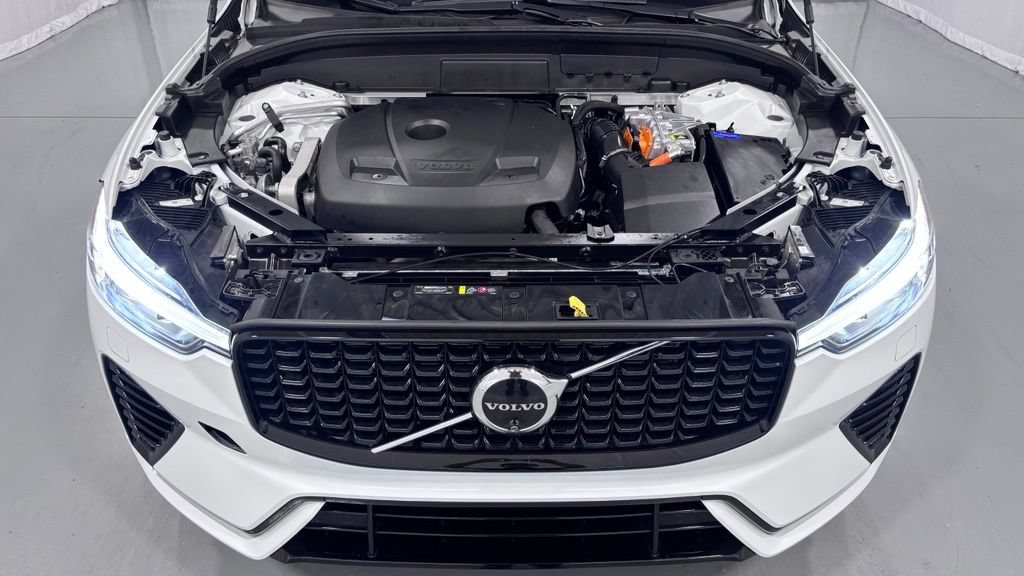 Certified 2024 Volvo XC60 T8 Ultimate AWD/4WD image 29