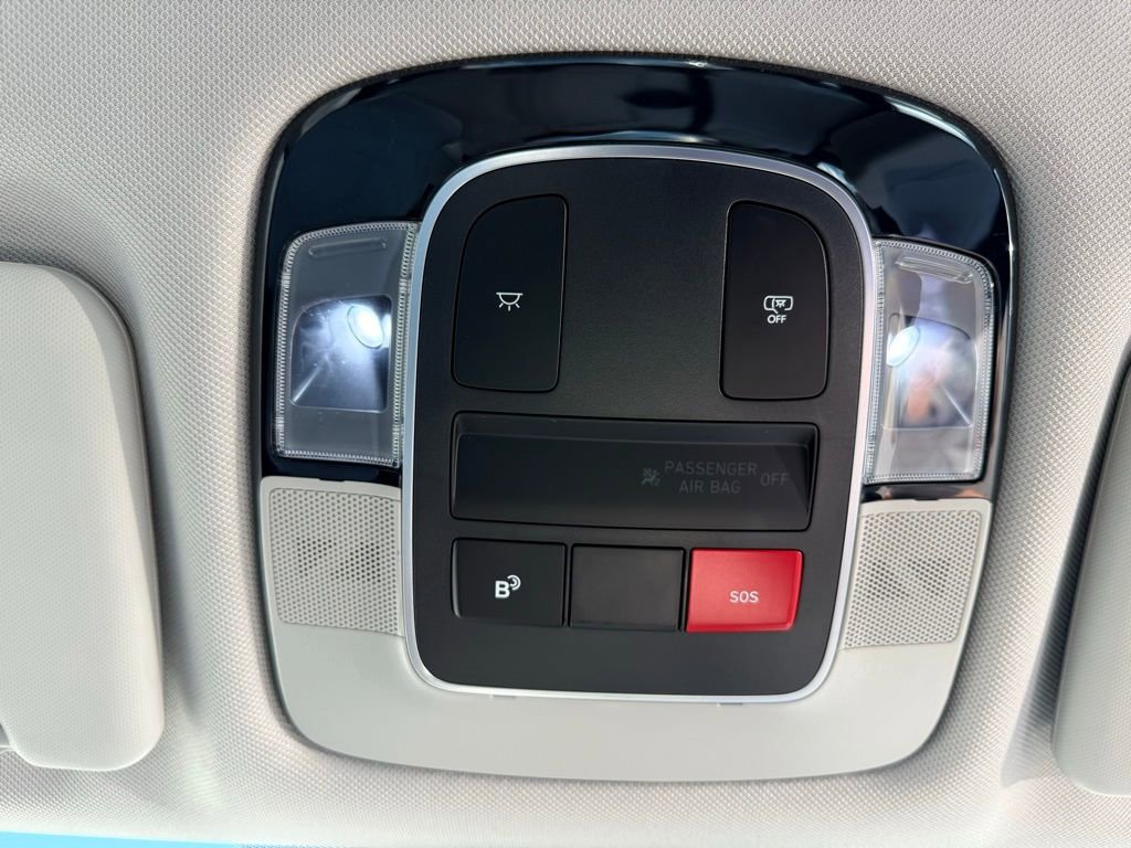 Used 2025 Hyundai Tucson SE image 28