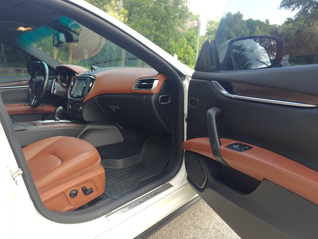 Used 2016 Maserati Ghibli S Q4 AWD/4WD image 23