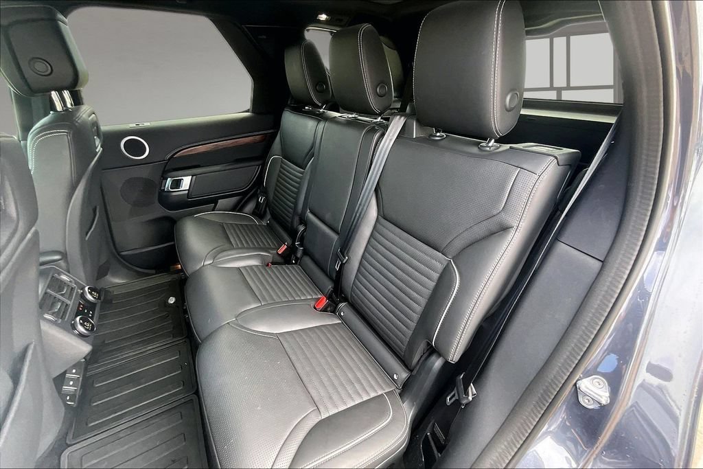 Used 2024 Land Rover Discovery Dynamic SE AWD/4WD image 26