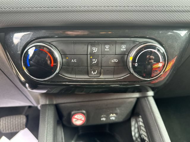 Used 2025 Chevrolet TrailBlazer LT AWD/4WD image 37