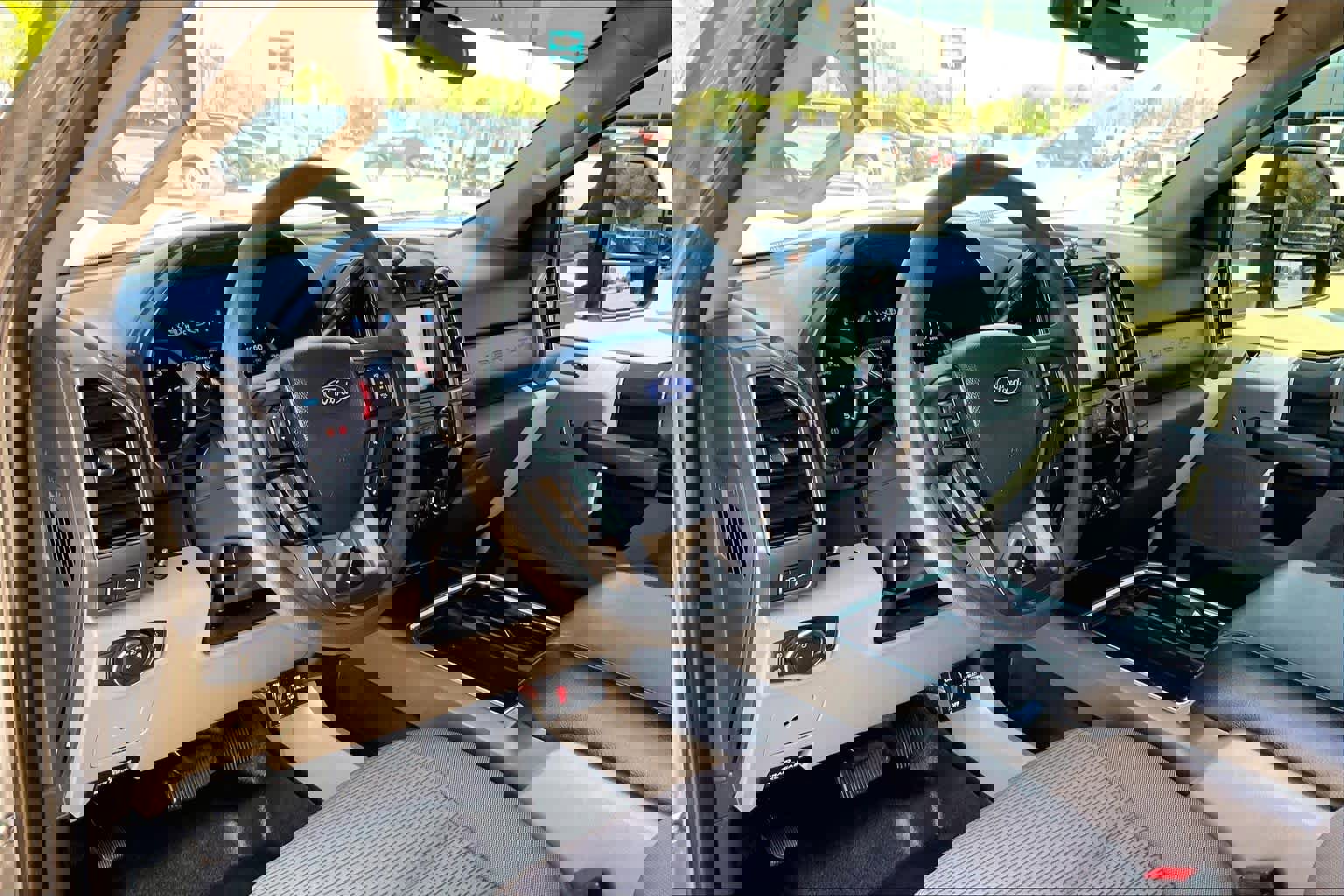 Used 2022 Ford F250 XLT w/ XLT Value Package image 17