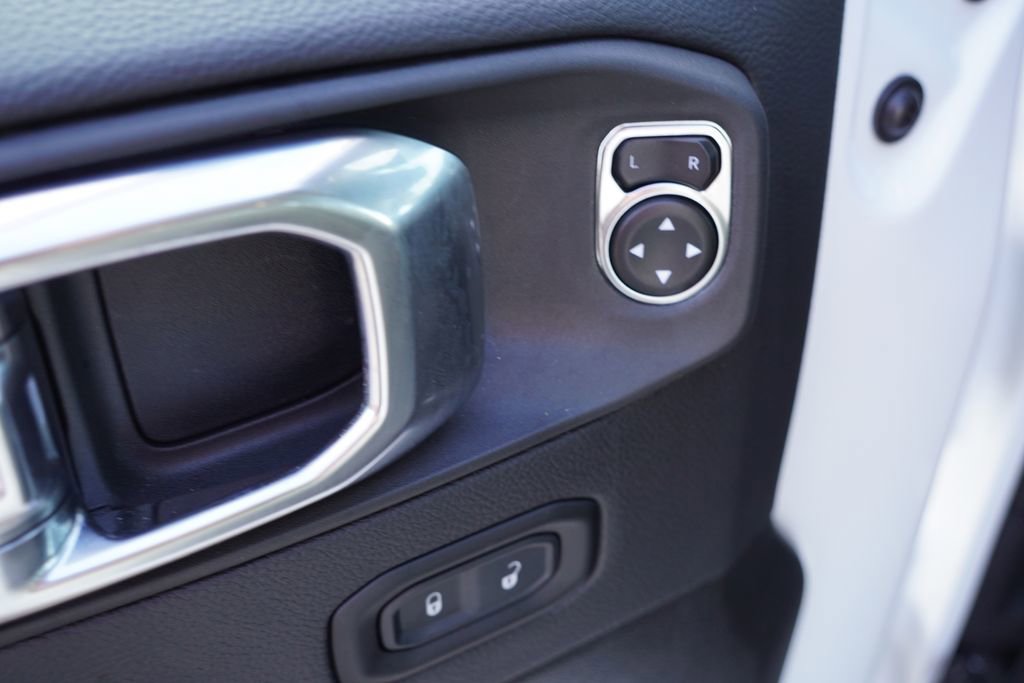 Certified 2025 Jeep Wrangler Unlimited Sahara w/ Safety Group image 20