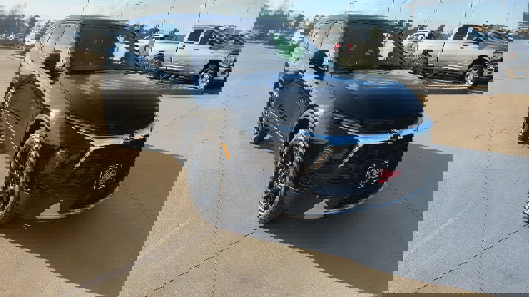 New 2025 Chevrolet Blazer LT w/ Driver Confidence Package image 2