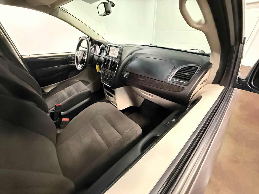 Used 2016 Dodge Grand Caravan SE w/ Quick Order Package 29E SE FWD image 69