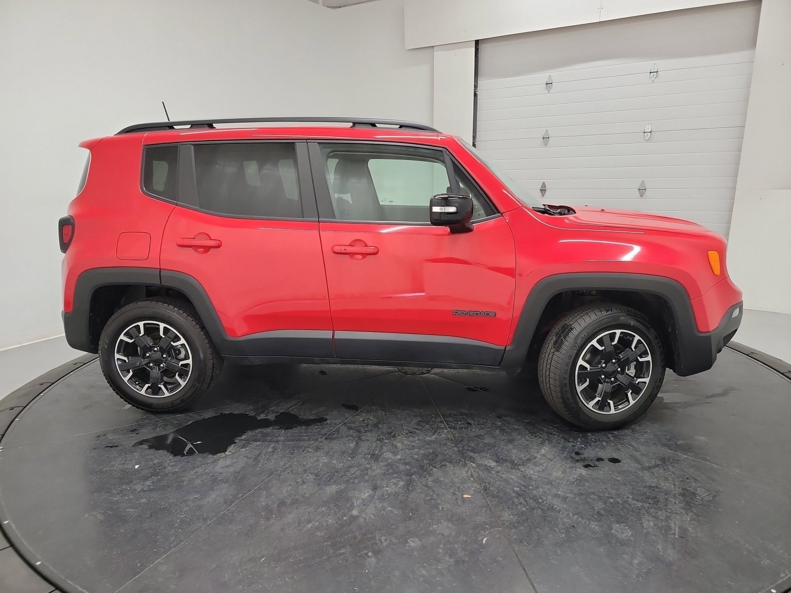 Used 2023 Jeep Renegade Latitude AWD/4WD image 22