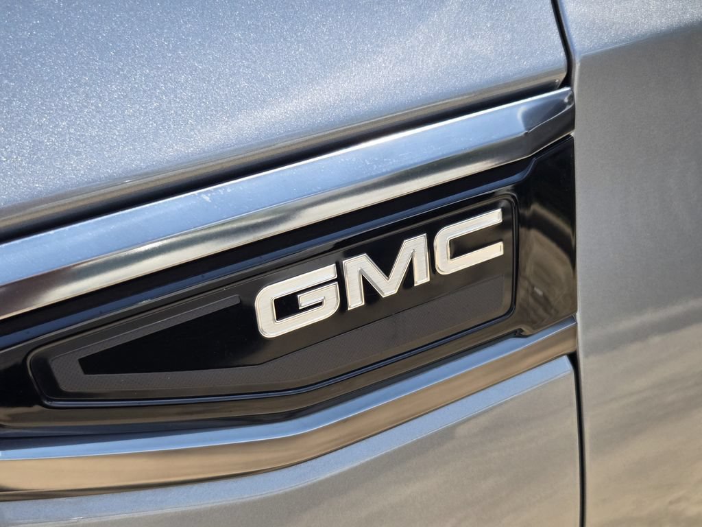 Used 2024 GMC Yukon AT4 w/ AT4 Premium Package AWD/4WD image 13
