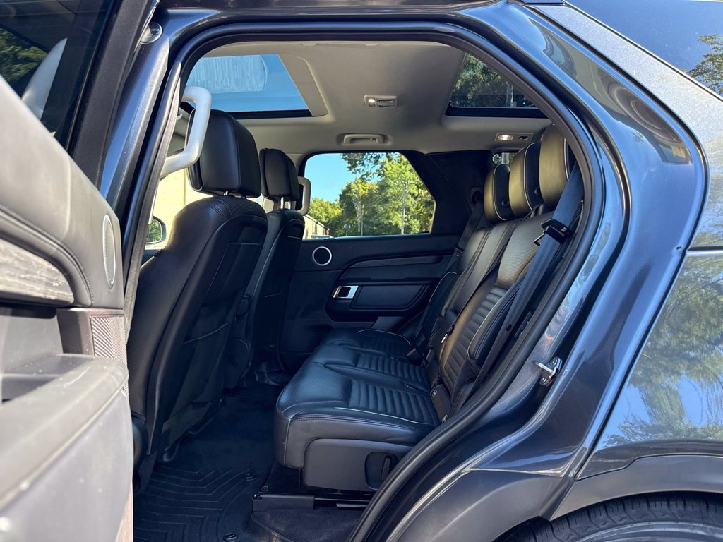 Used 2017 Land Rover Discovery HSE Luxury AWD/4WD image 16
