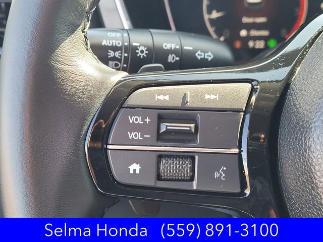 Used 2025 Honda Pilot Touring image 16