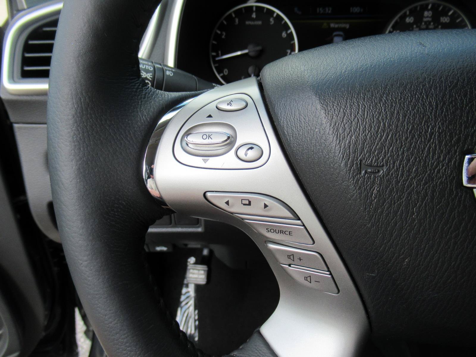 Used 2018 Nissan Murano SL w/ Midnight Edition Package FWD image 24
