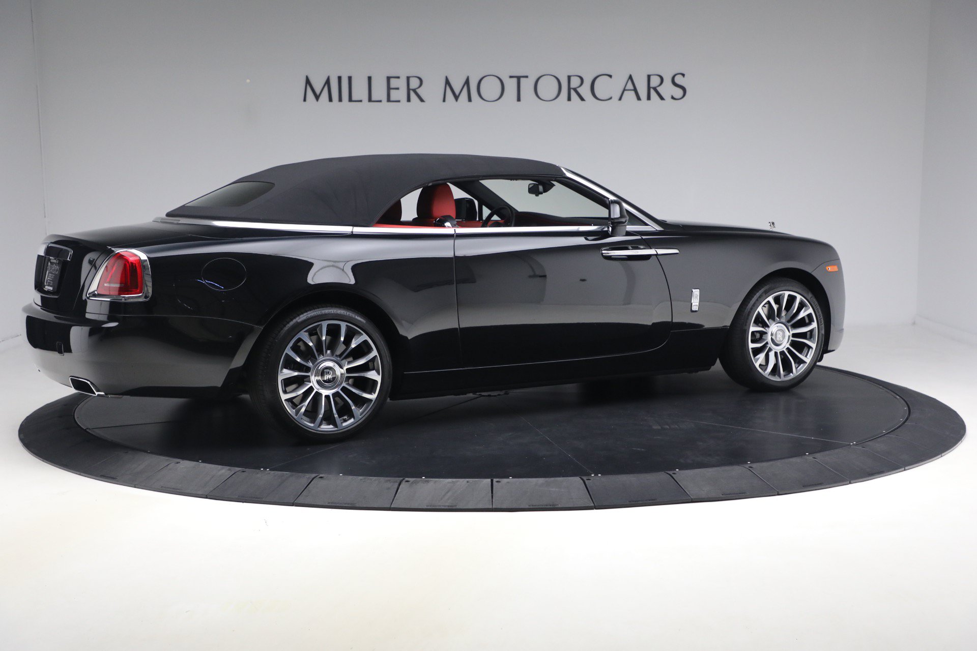 Certified 2020 Rolls-Royce Dawn RWD image 22