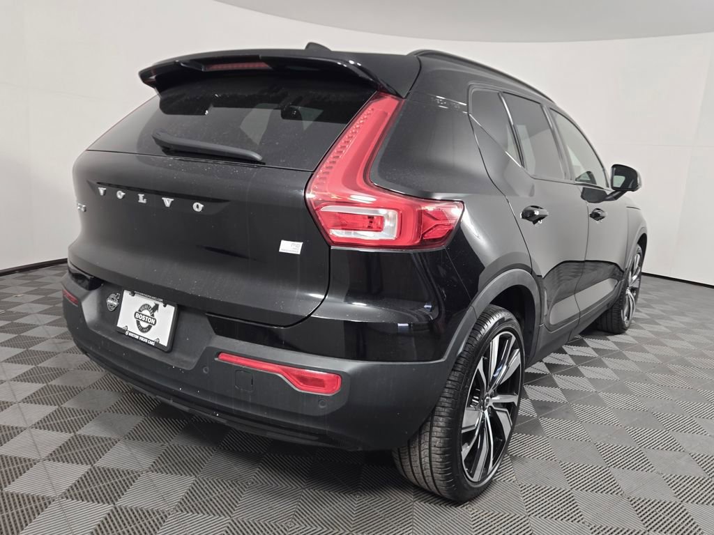 Used 2021 Volvo XC40 P8 Recharge w/ Advanced Package image 7