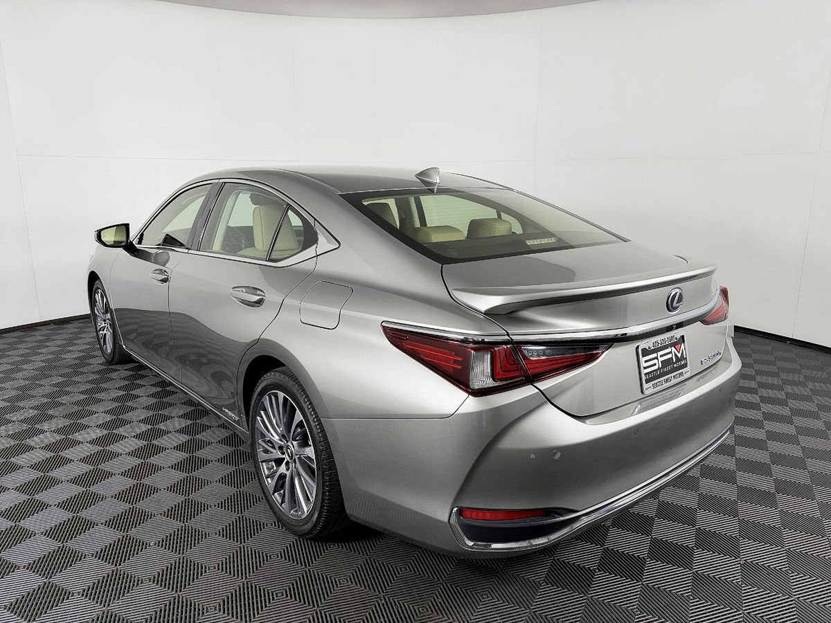 Used 2019 Lexus ES 300h w/ Premium Package FWD image 17