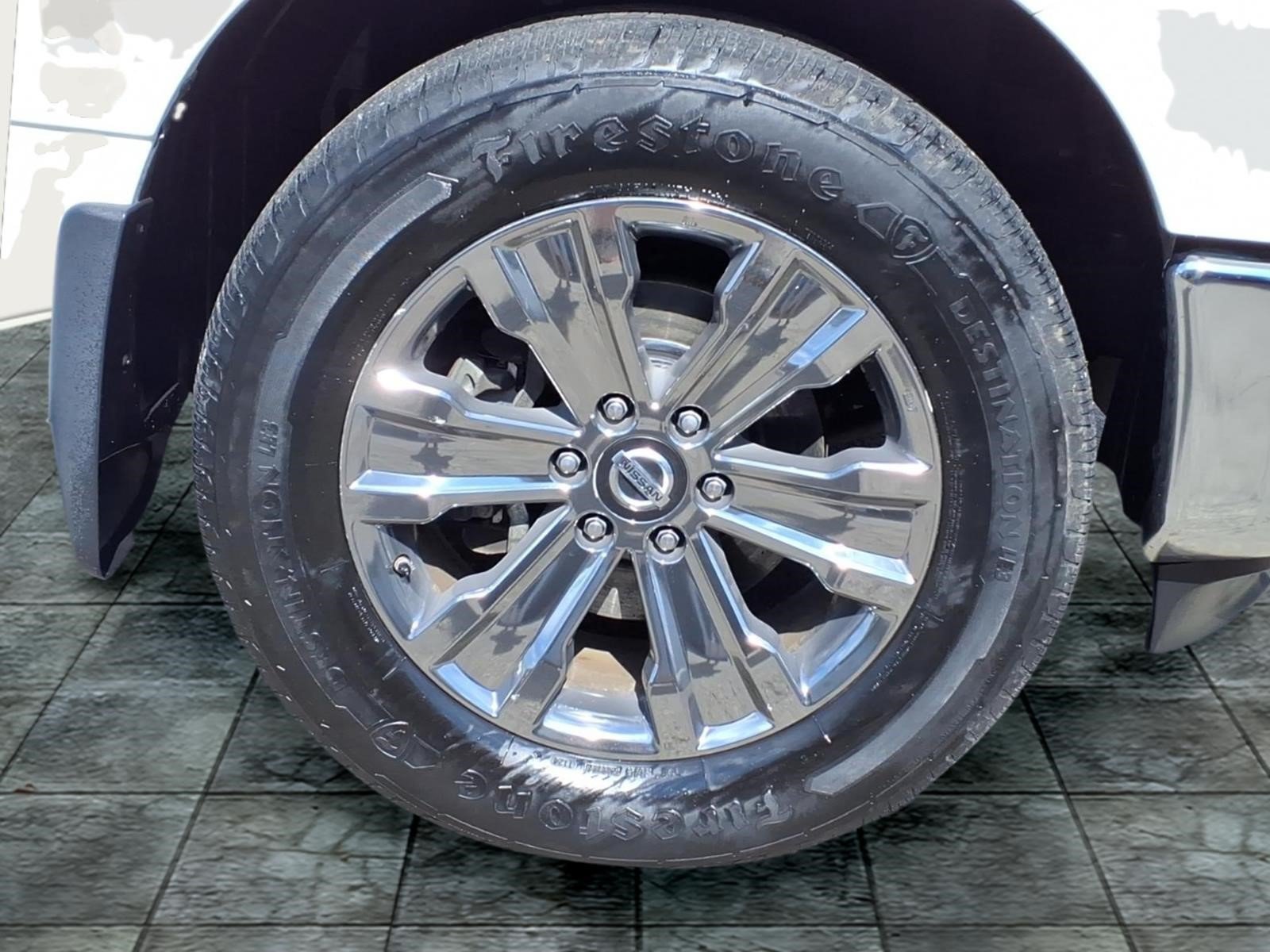 Used 2019 Nissan Titan SV w/ SV Convenience Package AWD/4WD image 11