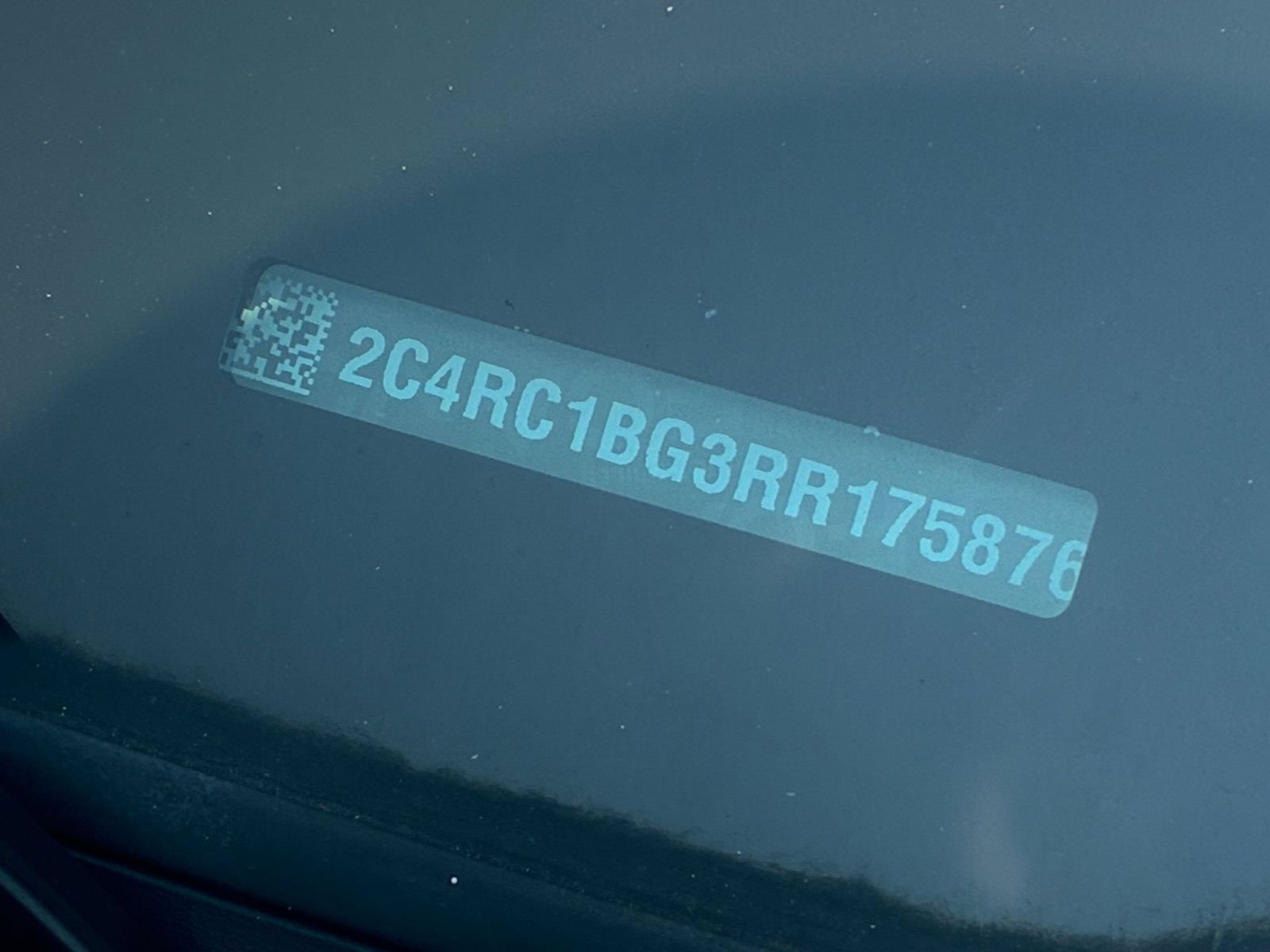 Used 2024 Chrysler Pacifica Touring-L FWD image 24