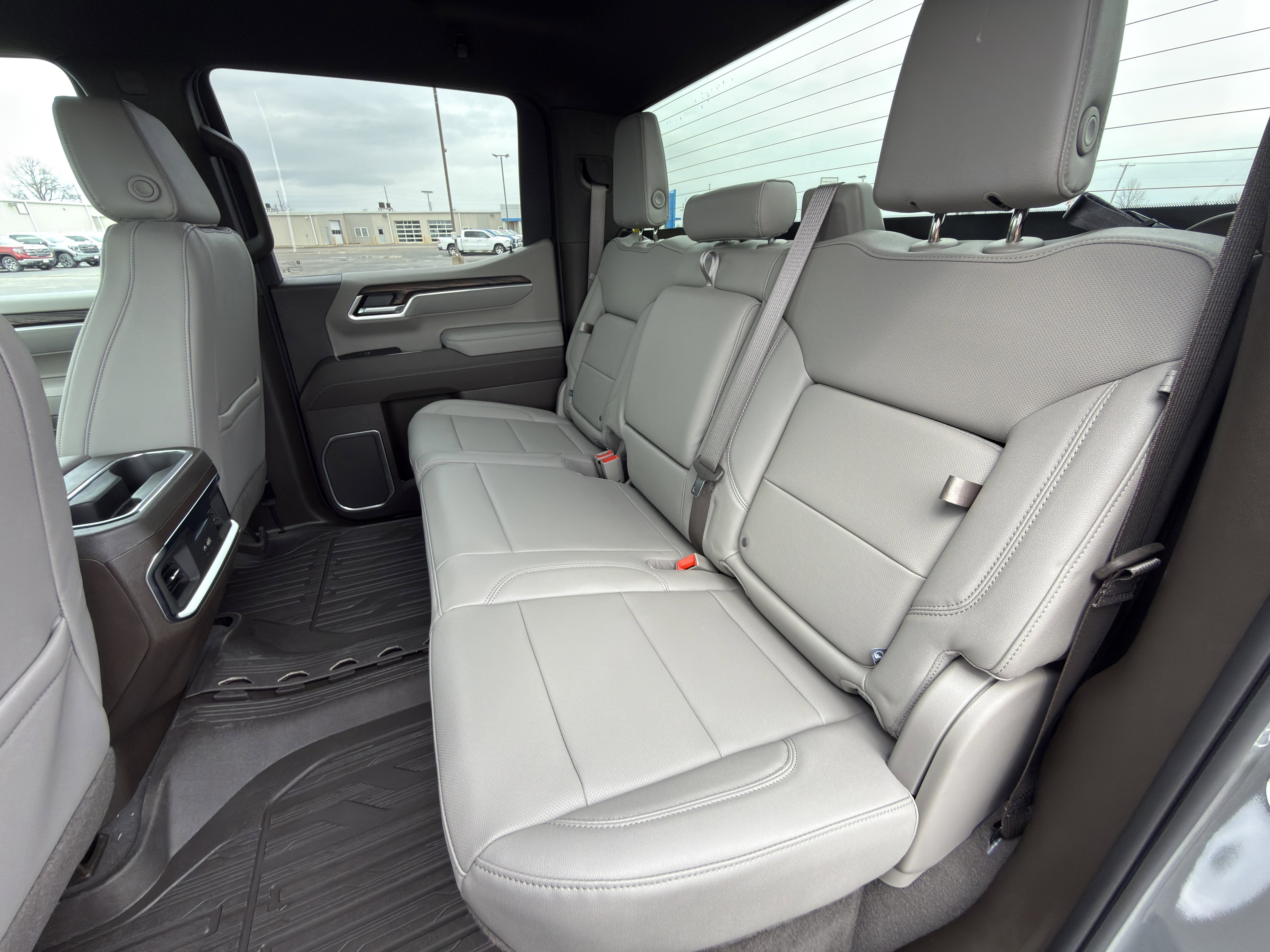 New 2026 GMC Sierra 1500 SLT w/ SLT Premium Package image 14