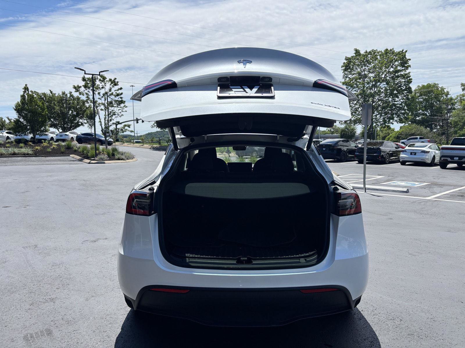 Used 2023 Tesla Model Y Long Range AWD/4WD image 9