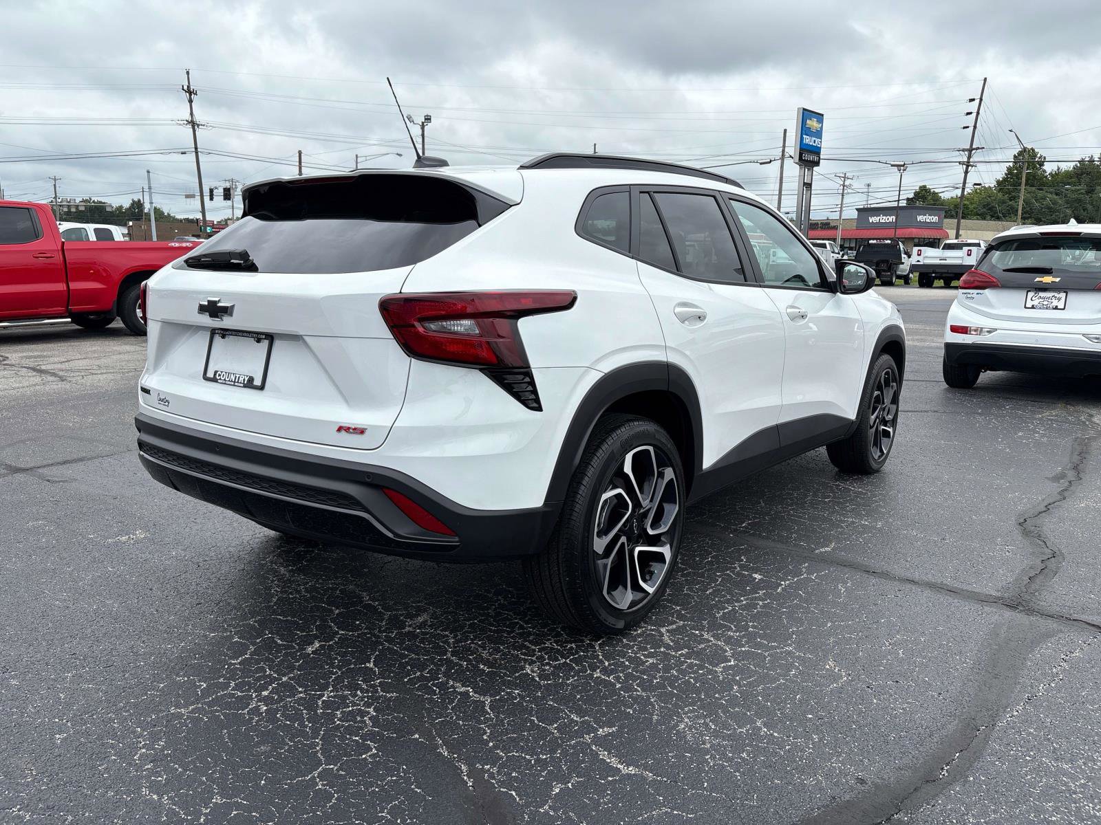 New 2025 Chevrolet Trax RS w/ Sunroof Package image 4