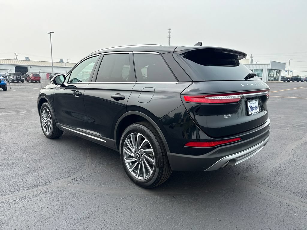 Used 2024 Lincoln Corsair Reserve AWD/4WD image 2