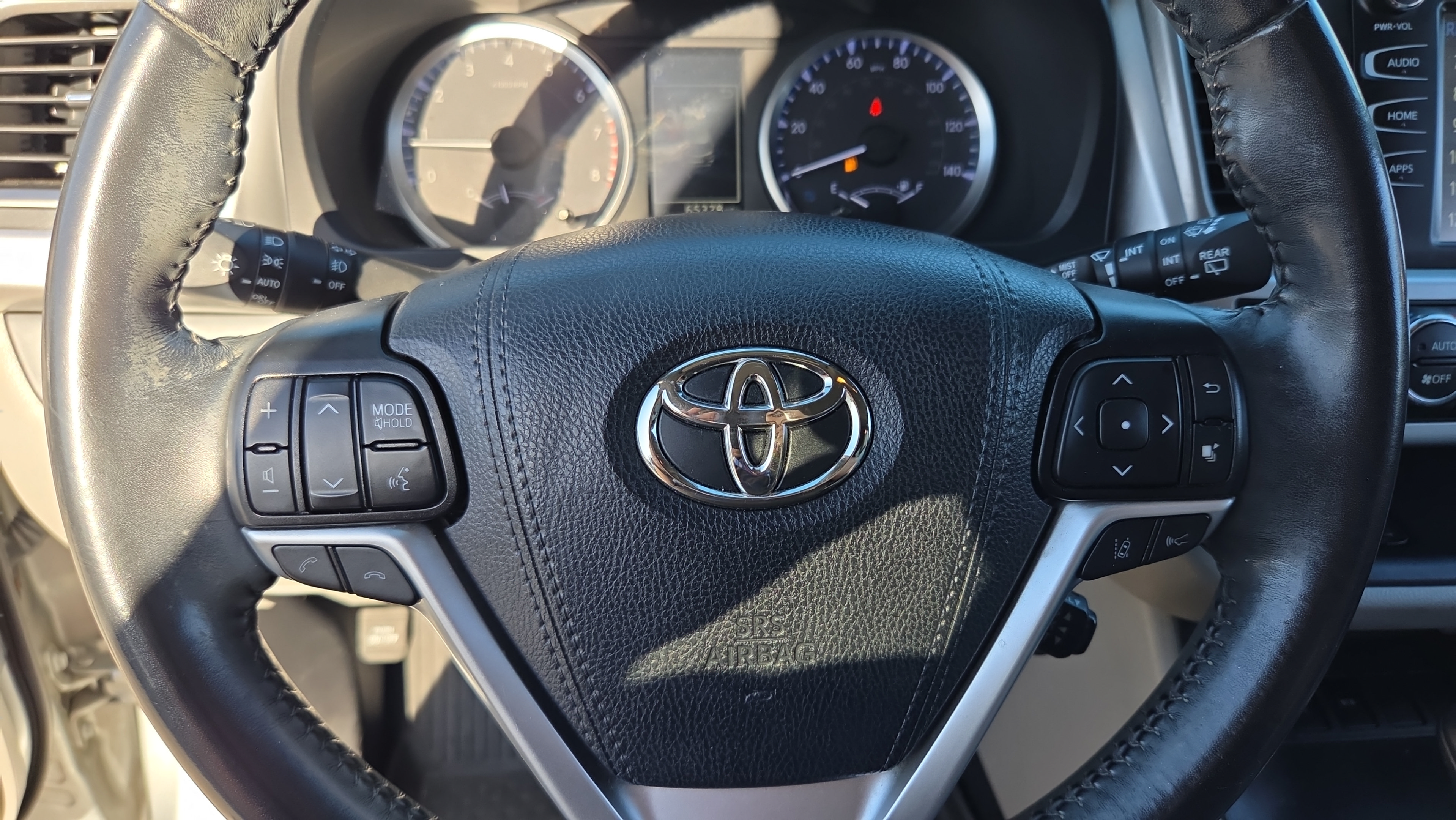 Used 2019 Toyota Highlander Plus FWD image 21