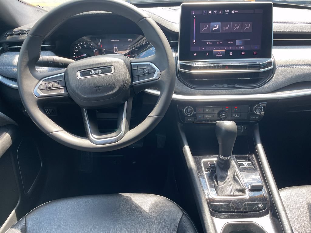 Used 2024 Jeep Compass Latitude AWD/4WD image 15