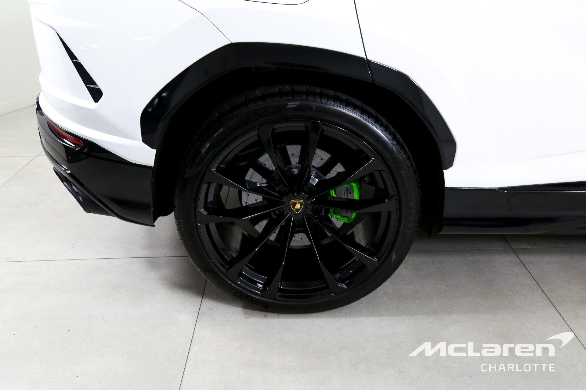Used 2022 Lamborghini Urus AWD/4WD image 35