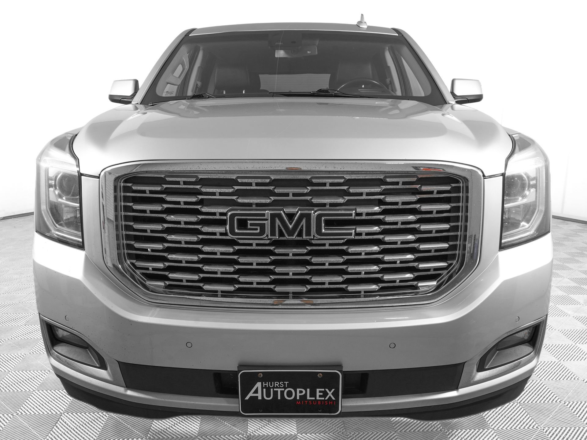 Used 2018 GMC Yukon Denali AWD/4WD image 2