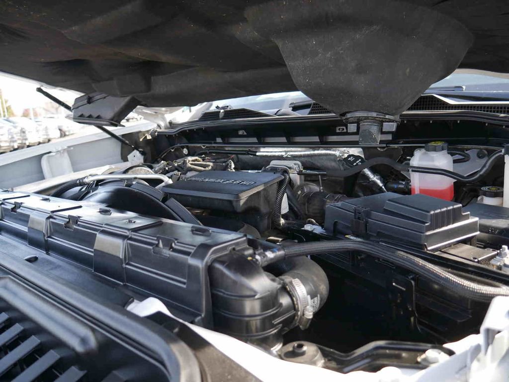 Used 2025 Chevrolet Silverado 3500 LT image 13