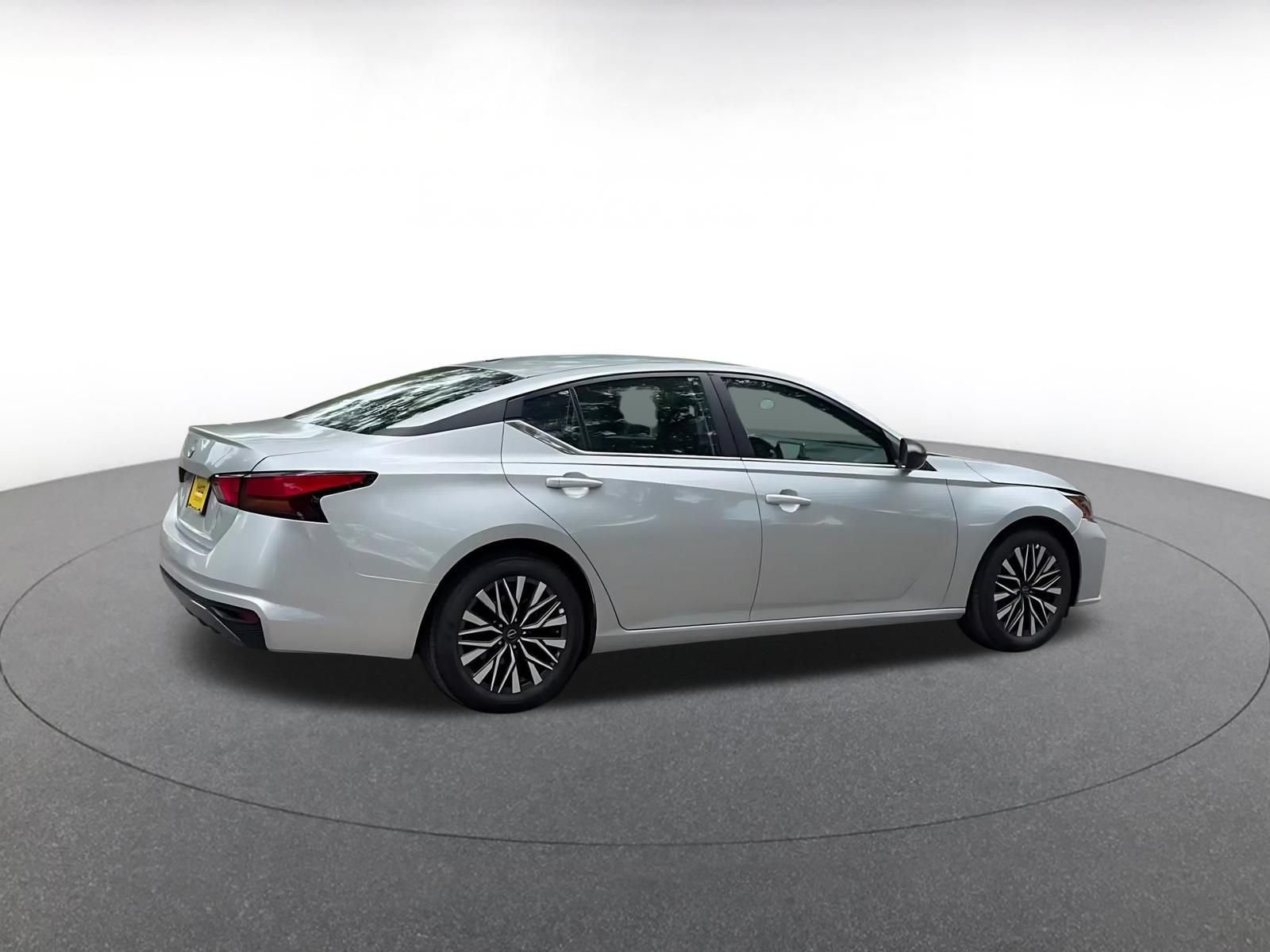 Used 2026 Nissan Altima 2.5 SV FWD image 16