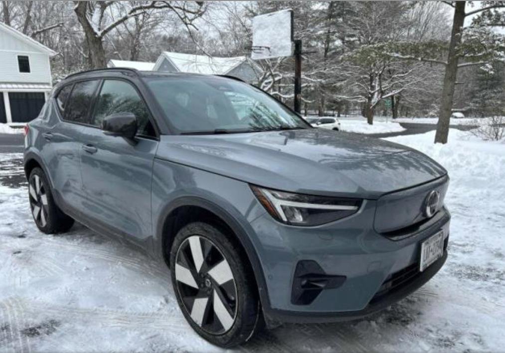 Used 2023 Volvo XC40 Recharge Ultimate image 9