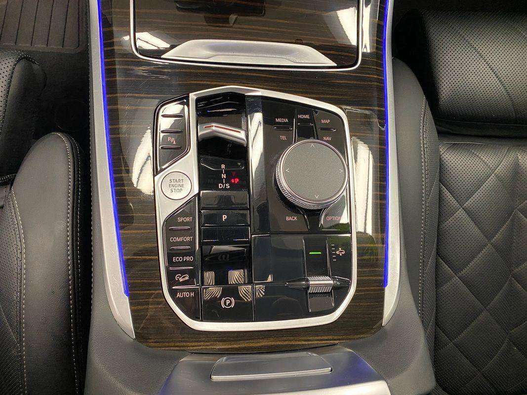 Used 2024 BMW X7 xDrive40i image 7