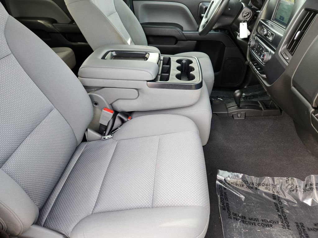 Used 2018 Chevrolet Silverado 1500 Custom w/ Custom Value Package image 4