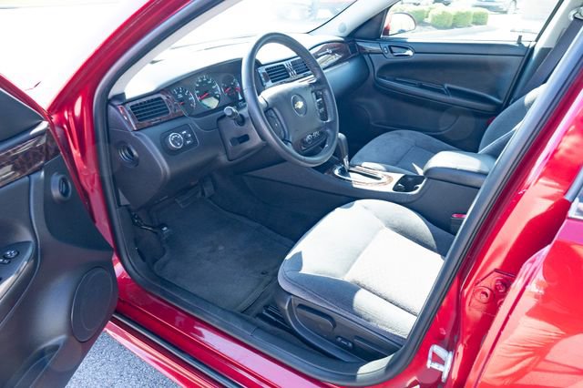Used 2013 Chevrolet Impala LT w/ LT Sunroof Package FWD image 18