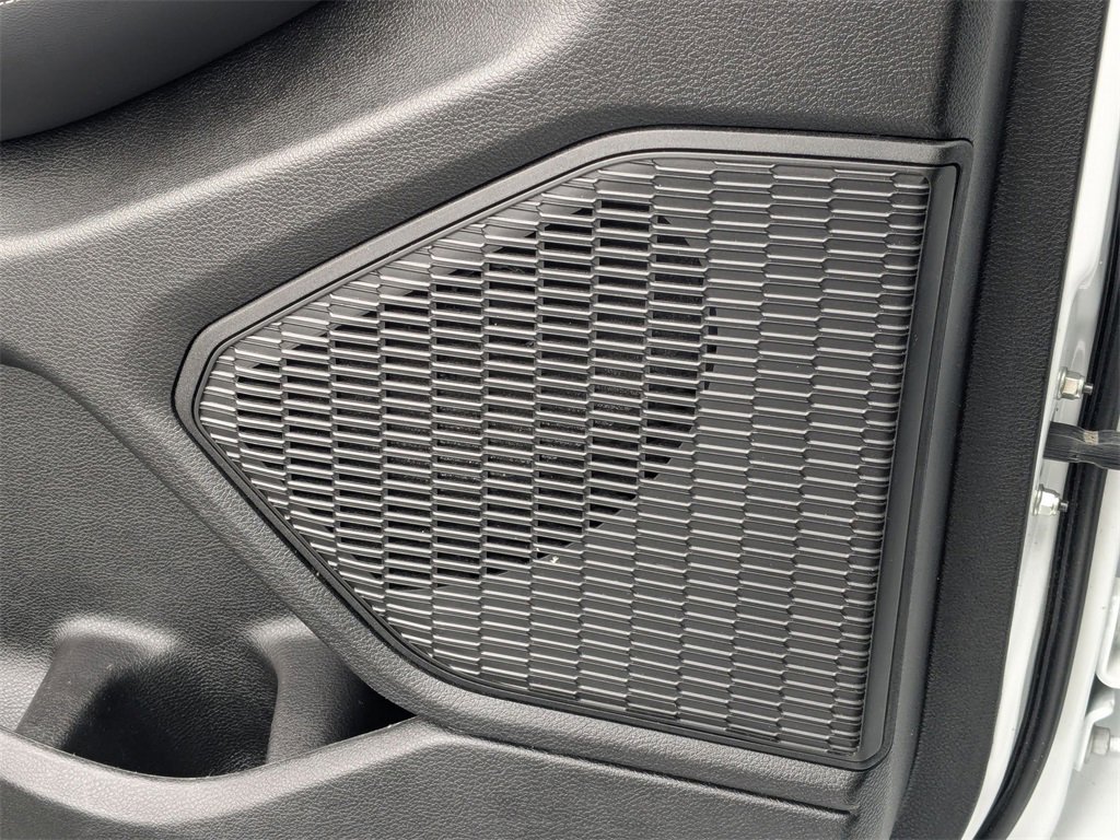 Used 2024 Jeep Grand Cherokee L Limited w/ Luxury Tech Group II image 12