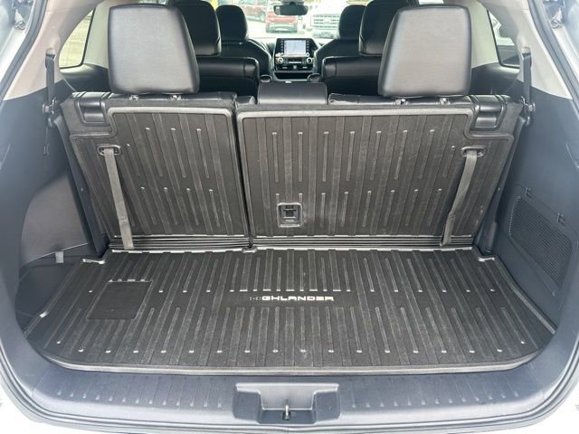 Used 2021 Toyota Highlander XLE image 31