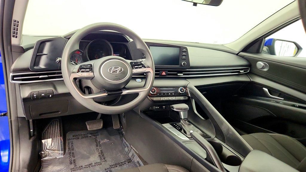 Used 2021 Hyundai Elantra SEL image 12