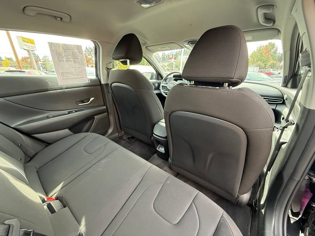 Certified 2025 Hyundai Elantra Hybrid FWD image 17