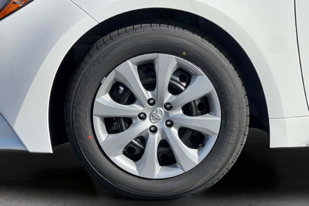 Used 2026 Toyota Corolla LE FWD image 30
