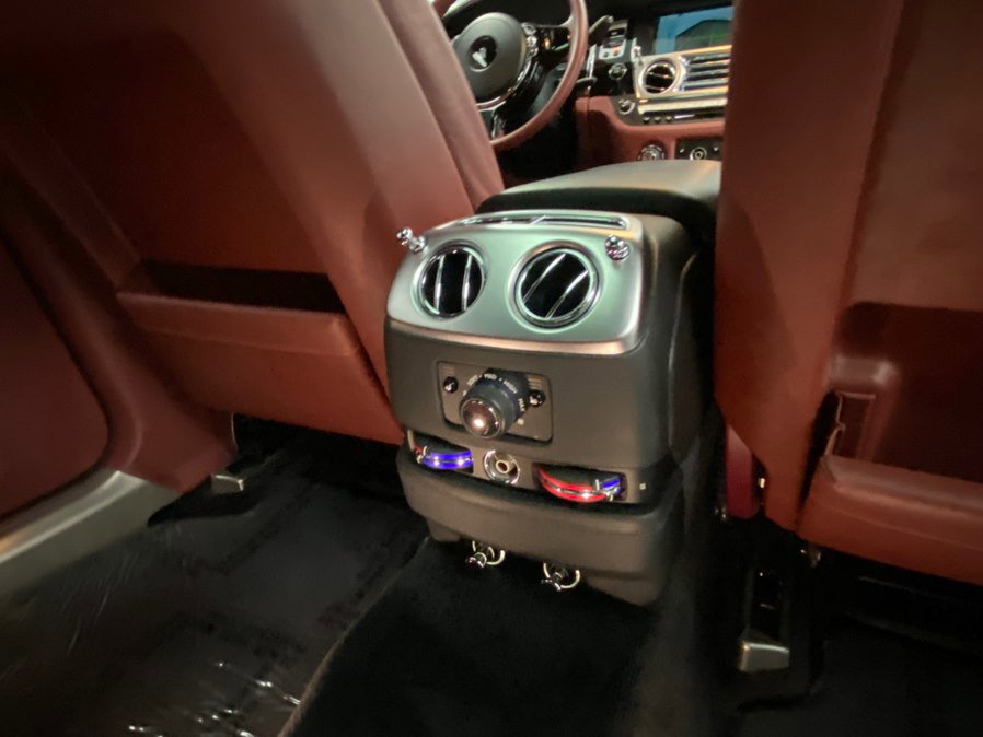 Used 2015 Rolls-Royce Ghost image 42