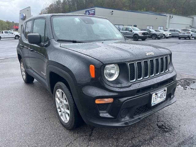 Used 2023 Jeep Renegade Latitude AWD/4WD image 3