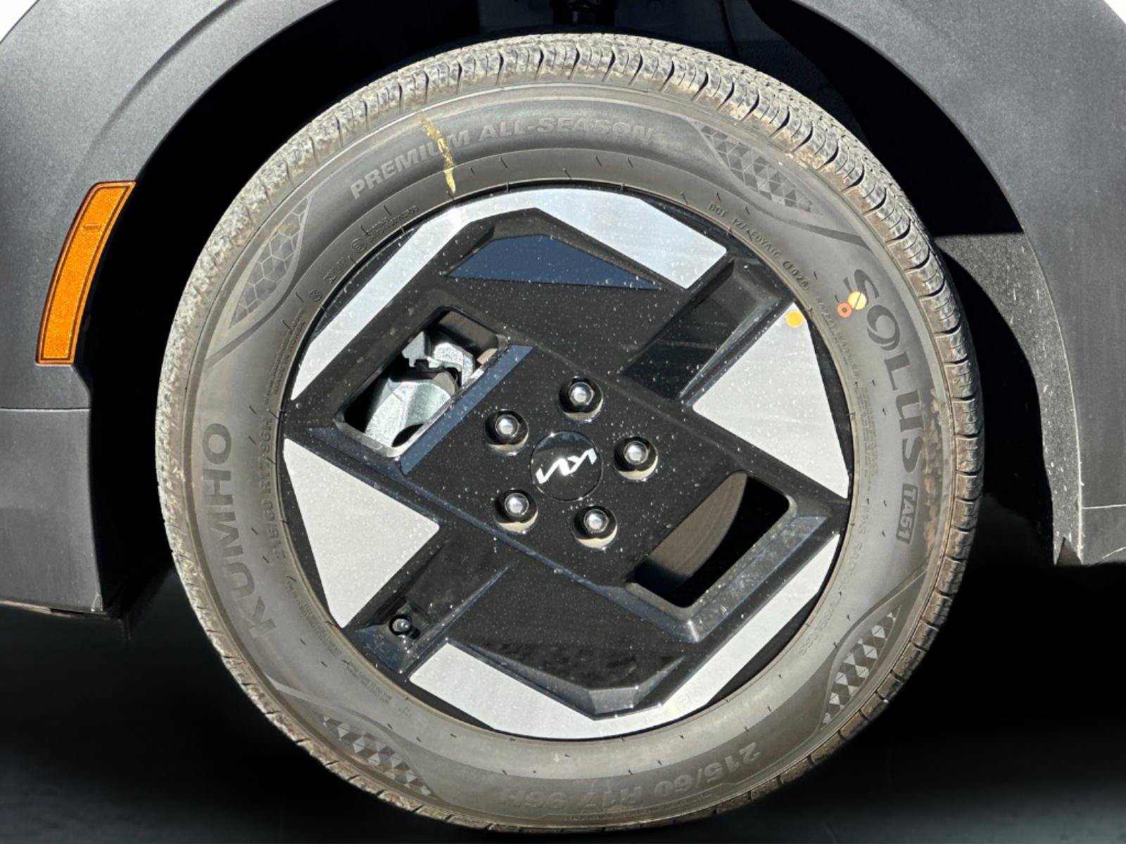 New 2027 Kia EV3 Wind FWD image 25