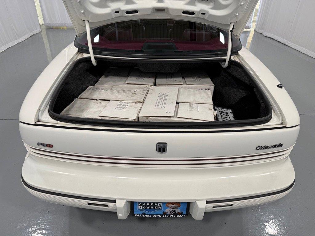 Used 1990 Oldsmobile Toronado Trofeo image 24