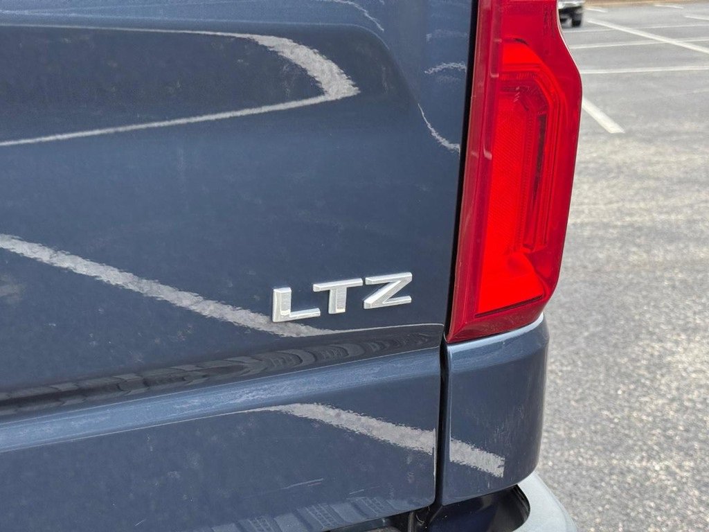 Used 2019 Chevrolet Silverado 1500 LTZ image 6