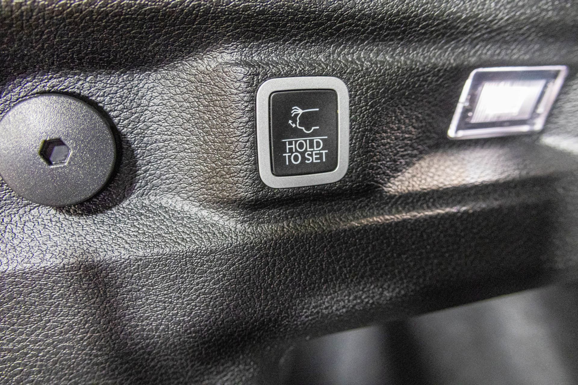 Used 2023 Jeep Grand Cherokee L Limited image 36